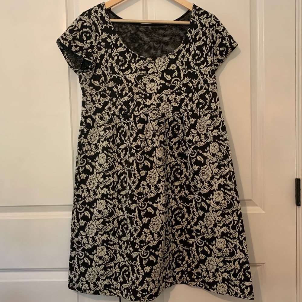 Tapestry Empire Waist Maternity Dress - Picture 2 of 7